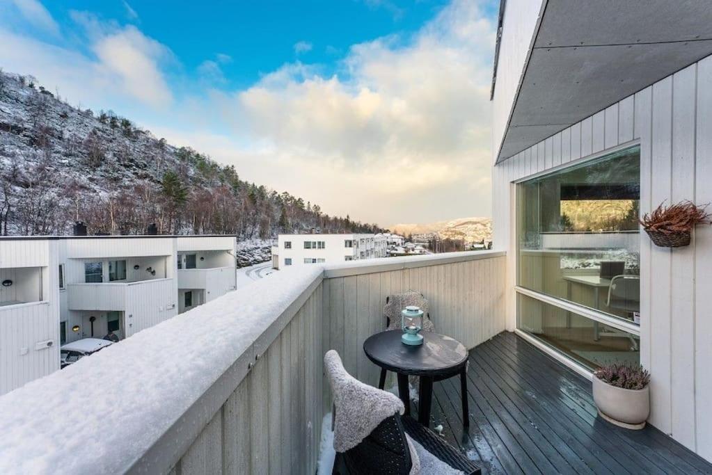 Stor Og Moderne Leilighet I Indre Arna Bergen Gratis Parkering!! エクステリア 写真