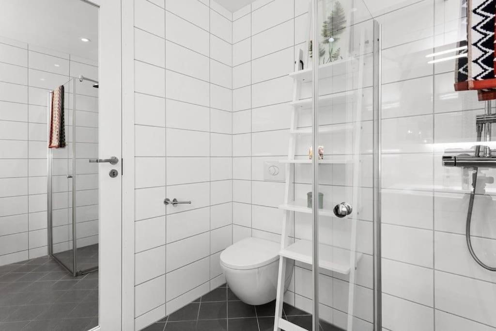 Stor Og Moderne Leilighet I Indre Arna Bergen Gratis Parkering!! エクステリア 写真