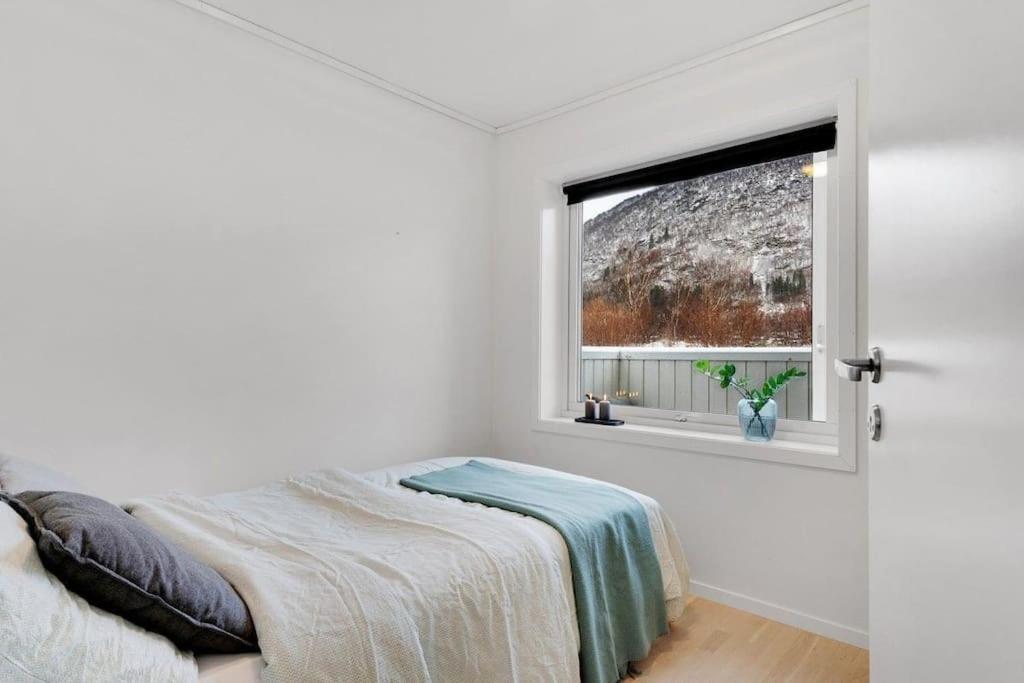 Stor Og Moderne Leilighet I Indre Arna Bergen Gratis Parkering!! エクステリア 写真